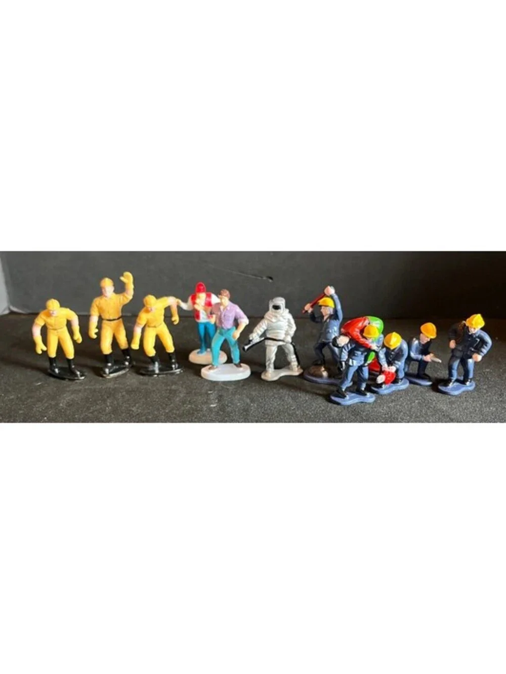 Lot of 11 Cool Vintage Early 2000’S Mini Plastic Working Men Figure 2 Inch